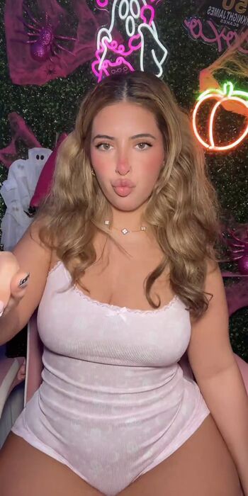 Full leaked Jennymml private onlyfans photo