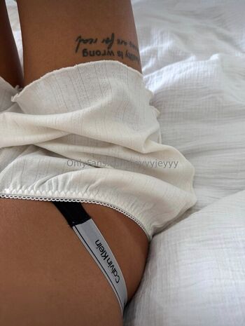Full leaked Jeyyyjeyy private onlyfans photo