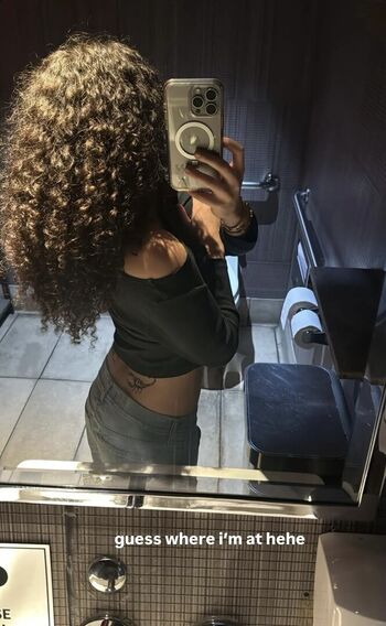 Full leaked Jezabzllz private onlyfans photo