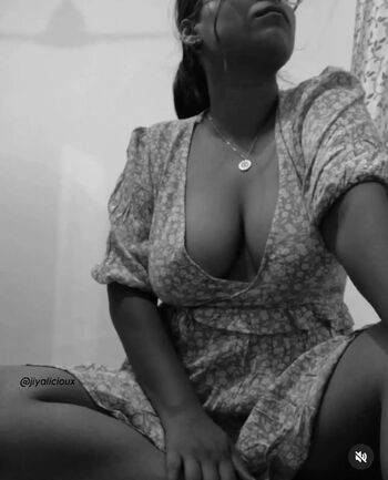Full leaked Jiyaashankarofficial private onlyfans photo