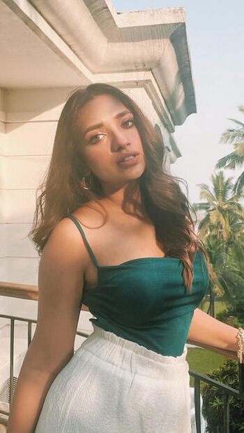 Full leaked Jiyashankar private onlyfans photo