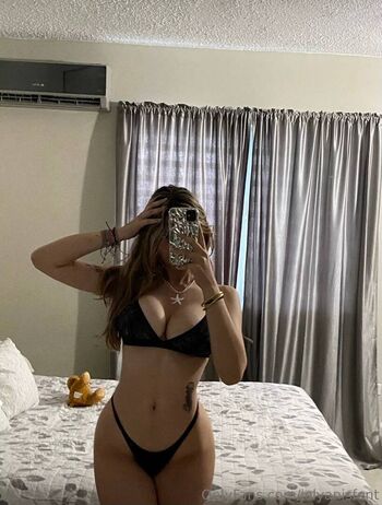 Full leaked Jolyanisfont private onlyfans photo