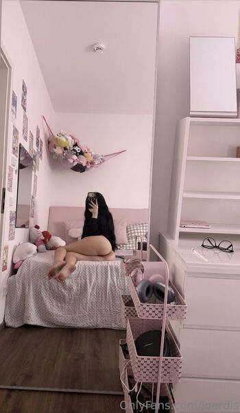 Full leaked Jouerdis private onlyfans photo