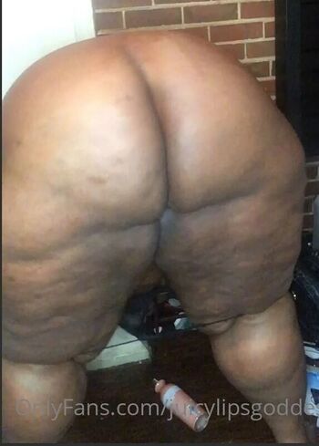 Full leaked Juicylipsgoddess private onlyfans photo