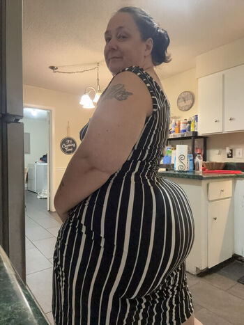 Full leaked Juicymommat private onlyfans photo