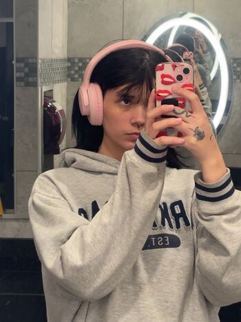 Full leaked Julia graham page private onlyfans photo