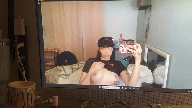 Full leaked Julia graham page private onlyfans photo