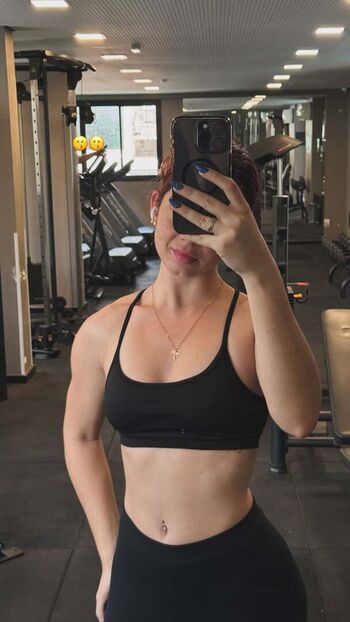 Full leaked Julia linhares private onlyfans photo