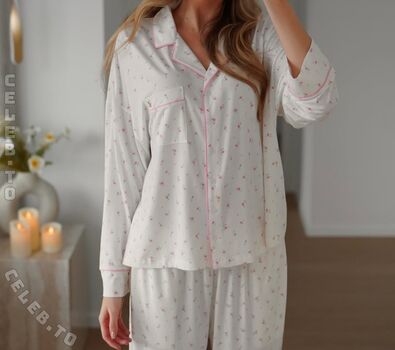 Full leaked Julia xlaeta private onlyfans photo