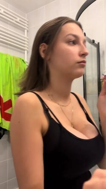 Full leaked Julka gawlik private onlyfans photo