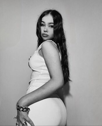Julviss_ Hotjulcia