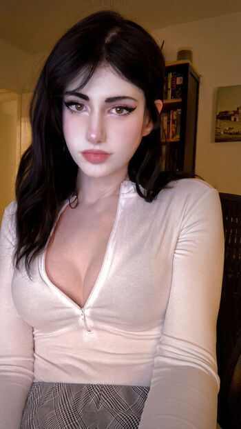 Full leaked Kalindra chan private onlyfans photo