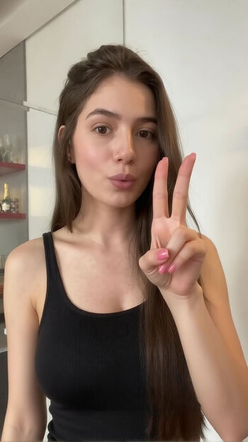 Kamille Velez