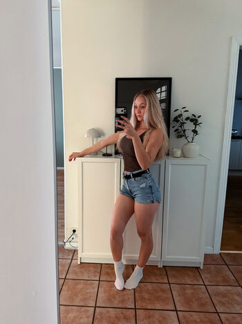 Full leaked Kandyland private onlyfans photo