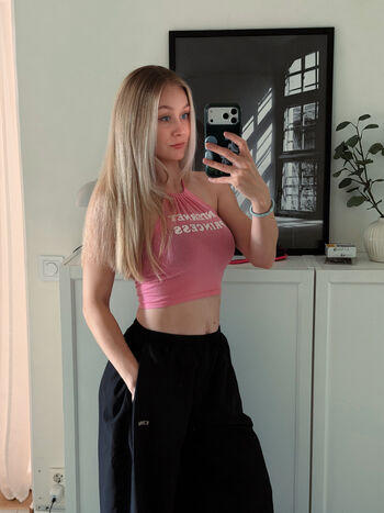 Full leaked Kandyland private onlyfans photo