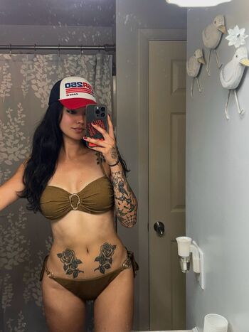 Full leaked Karazwaanstra private onlyfans photo