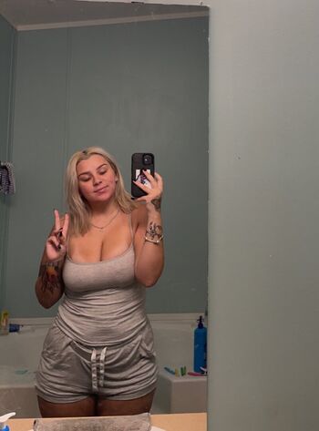 Full leaked Karifrances private onlyfans photo
