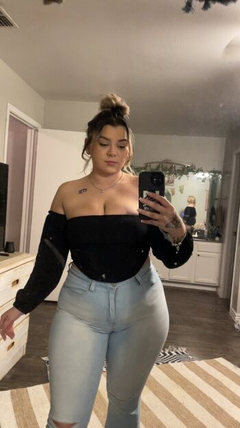 Full leaked Karifrances private onlyfans photo