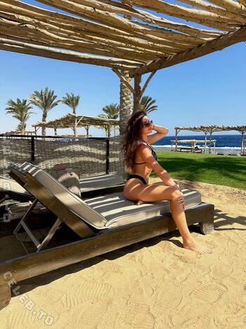 Full leaked Karinaolech private onlyfans photo