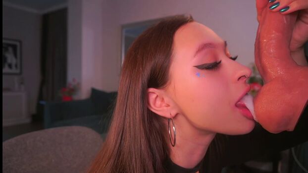 Full leaked Karolineneuer page private onlyfans photo