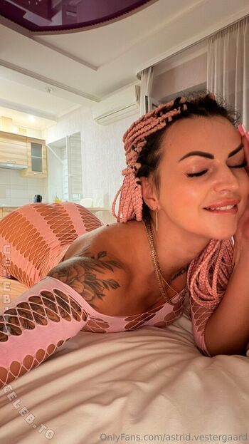 Full leaked Karolinka ofi private onlyfans photo