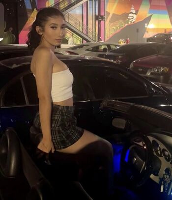 Full leaked Karolyn page private onlyfans photo