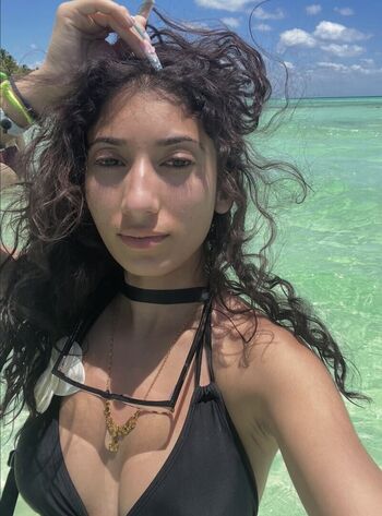 Full leaked Karolyn page private onlyfans photo