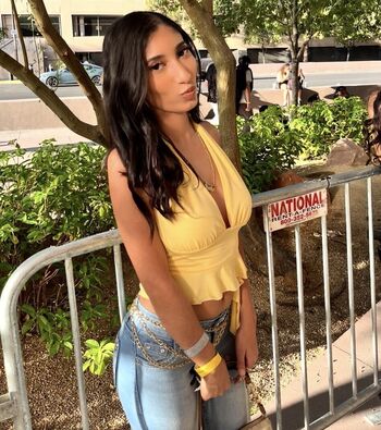 Full leaked Karolyn private onlyfans photo