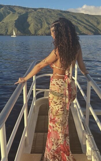 Full leaked Karolyn private onlyfans photo