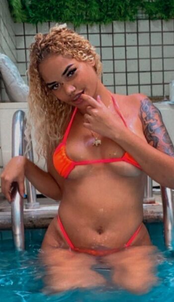 karolyne585