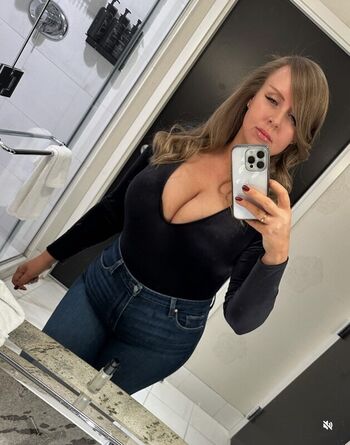 Full leaked Kathyyamorr private onlyfans photo