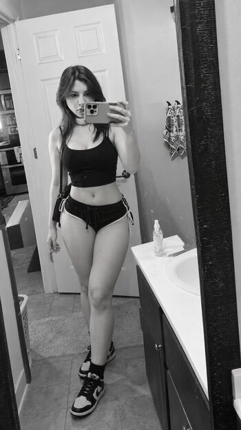 Full leaked Katie elizzy bugs private onlyfans photo