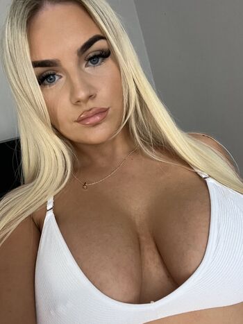 Full leaked Katieleighhh private onlyfans photo