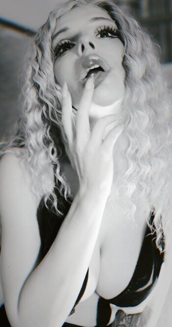 Full leaked Katyuska moonfox  page private onlyfans photo