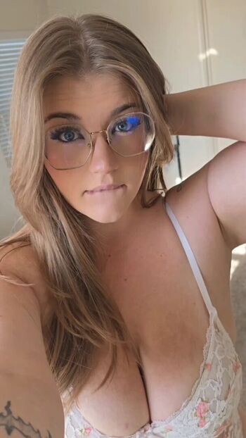 Full leaked Kayberryxo private onlyfans photo