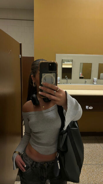 Full leaked Kayla g private onlyfans photo