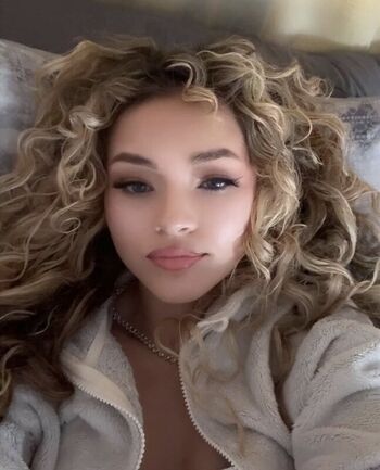 Full leaked Kayleeterrerooo private onlyfans photo