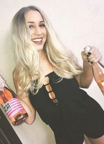 Full leaked Kayliekaywrites private onlyfans photo