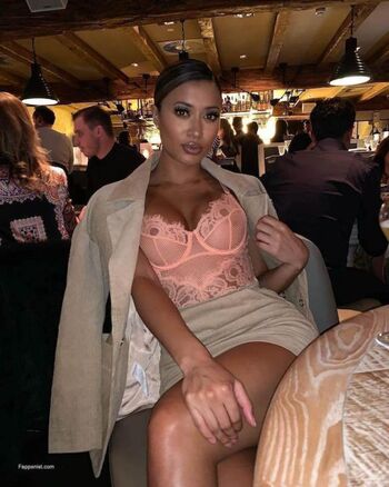 Full leaked Kazcrossley private onlyfans photo