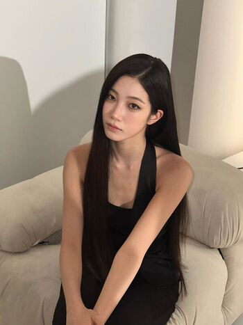 Kazuha Nakamura 中村 一葉