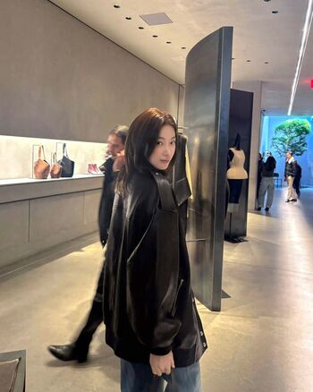 Kazuha Nakamura 中村 一葉