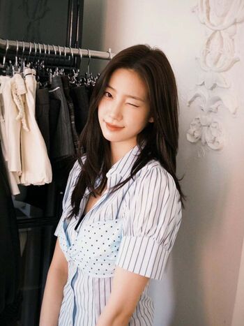 Kazuha Nakamura 中村 一葉