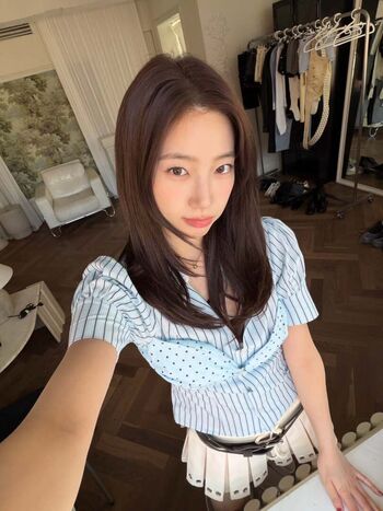 Kazuha Nakamura 中村 一葉