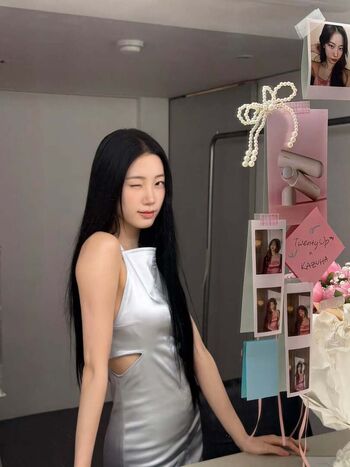 Kazuha Nakamura 中村 一葉