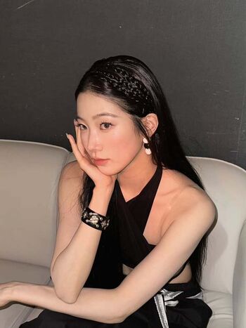 Kazuha Nakamura 中村 一葉