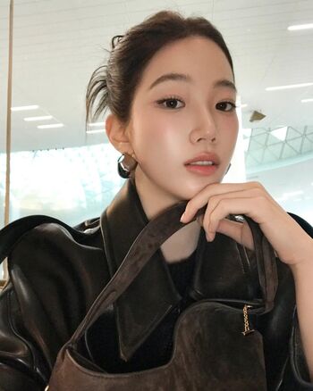 Kazuha Nakamura 中村 一葉 | LESSERAFIM