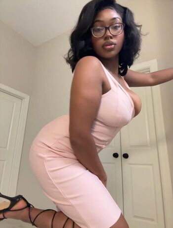 Full leaked Kcurieuse private onlyfans photo