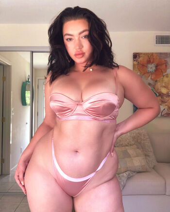 Full leaked Kelleemoran private onlyfans photo