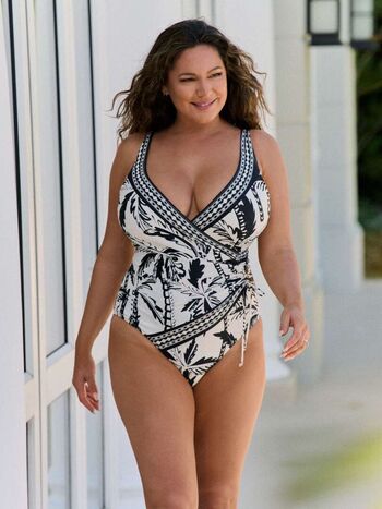 Full leaked Kelly brook page private onlyfans photo