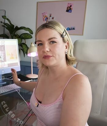 Full leaked Kellymissesvlog private onlyfans photo